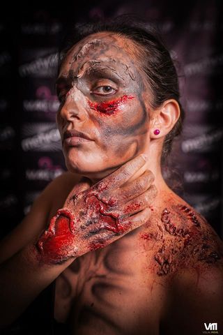 Zombie. 
Modelo: Isis Tuchmann. 
Fotografía: Visual Movil.